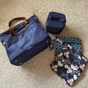 Sarah Wells Lizzy Breast Pump Tote Bundle comes with Cooler Bag and 2 Pumparoo